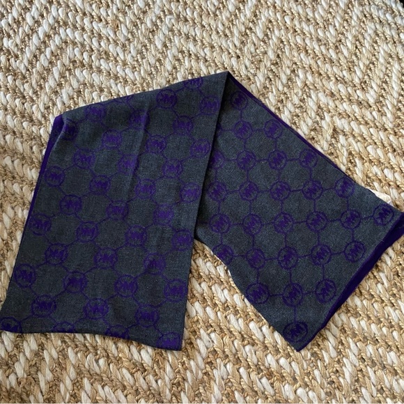 Michael Kors Purple Scarf MK Logo Reversible Grey Royal Knit Classic Patterned - Picture 3 of 4